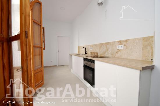 PRECIOSA CASA TOTALMENTE REFORMADA CON TERRAZA Y BALCÓN - CASTELLON