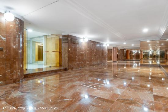 PISO EN VENTA EN EDIFICIO EMBLEMATICO EN LA RAMBLA - ALICANTE