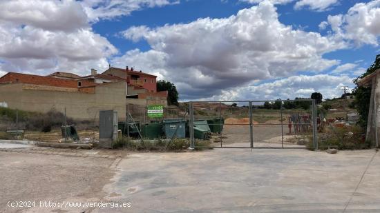 Se venden dos Naves Industriales + terreno rústico en Fuentealbilla, Albacete - ALBACETE