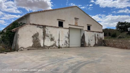 Se venden dos Naves Industriales + terreno rústico en Fuentealbilla, Albacete - ALBACETE