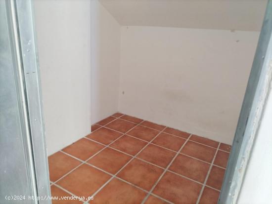 Lote de trasteros en calle Ollerías en edificio semi nuevo - MALAGA