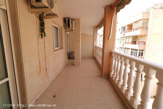 APARTAMENTO DE 2 DORMITORIOS CON TERRAZA DE 12M2 Y GARAJE JUNTO AL MAR! - ALICANTE