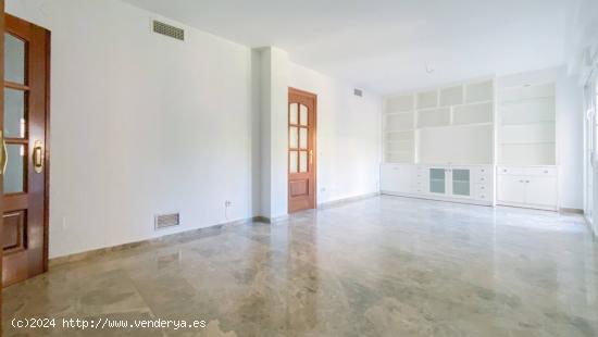 PISO DE 4 DORMITORIOS CON PISCINA COMUNITARIA EN ZONA CAMPING. CÓRDOBA - CORDOBA