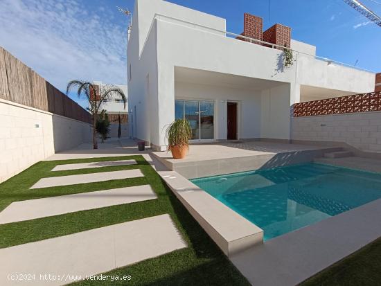 VILLAS DE OBRA NUEVA EN PILAR DE LA HORADADA - ALICANTE