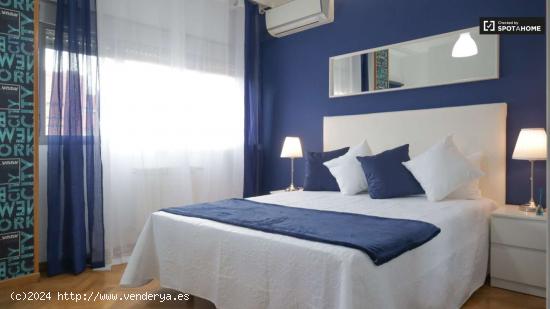  ¡Habitaciones en alquiler en un Piso de 5 habitaciones en Madrid! - MADRID 