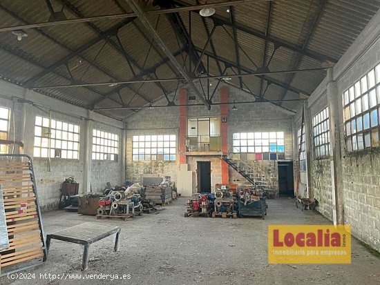  Nave industrial en el casco urbano de Torrelavega 