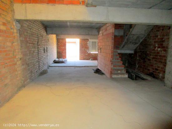 BAJO COMERCIAL + DOBLE VIVIENDA - VALENCIA