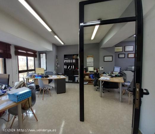 LUMINOSA OFICINA EN VENTA - ALICANTE