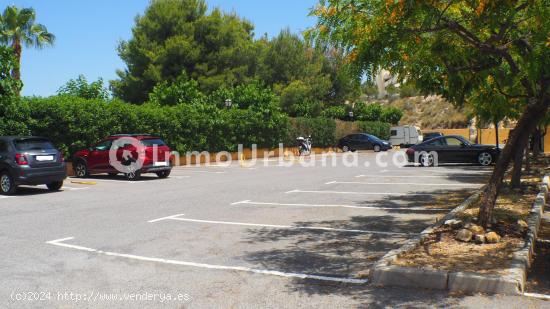 ALQUILER DE PLAZA DE PARKING EN URB. LAS TORRES BONALBA GOLF - ALICANTE