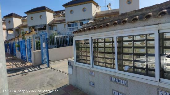 SE VENDE BUNGALOW DE PLANTA BAJA EN GUARDAMAR - ALICANTE