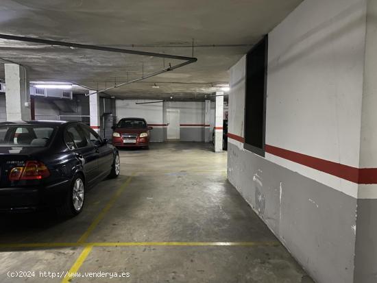  Can llog, plaza de aparcamiento grande - BARCELONA 