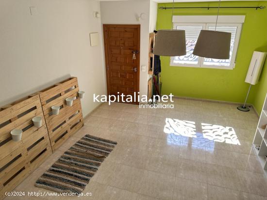 PRECIOSO ADOSADO A LA VENTA EN BELLÚS - VALENCIA