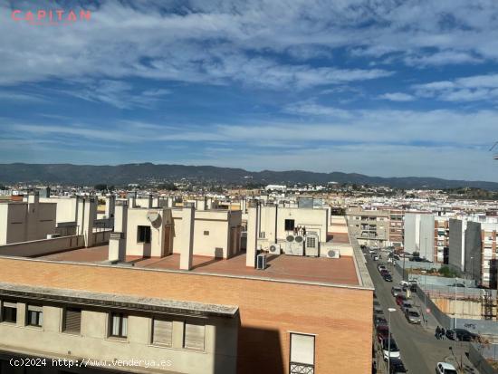 MAGNÍFICO ÁTICO TOTALMENTE REFORMADO, CON TERRAZA Y VISTAS AL EXTERIOR, EL VIAL, CORDOBA - CORDOBA