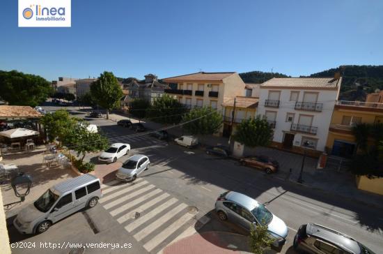 VENDEMOS CASA O EDIFICIO EN PURCHENA (ALMERIA) - ALMERIA