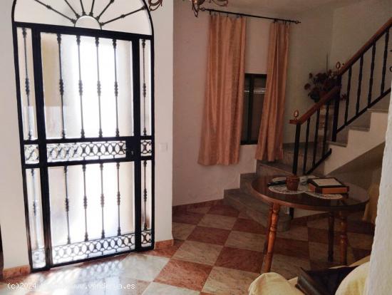 SE VENDE CASA EN ZAHARA CERCA DEL CENTRO - CADIZ