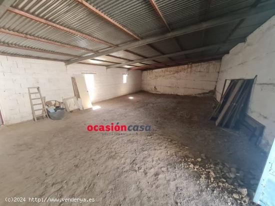 COCHERA CON GRAN PATIO A LA VENTA - CORDOBA