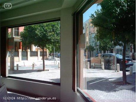 LOCAL COMERCIAL DE 310 m2 EN NERVION - SEVILLA