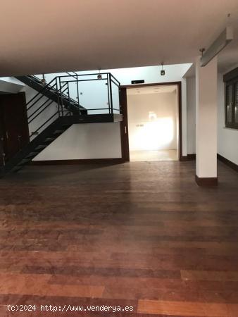 DÚPLEX DE 113 M2, NUEVO, 2 HAB., SALÓN, COCINA, 3 BAÑOS. CALIDADES LUJO - LEON