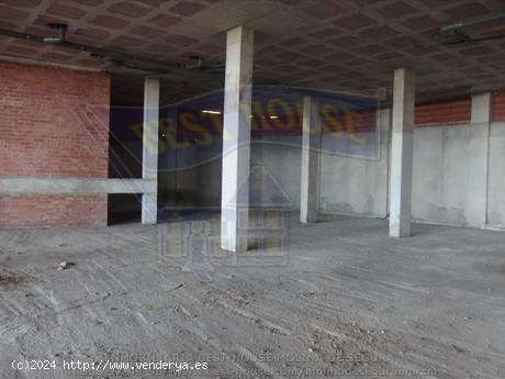 +AMPLIO LOCAL DE 1.000M2, 35M2 DE FACHADA, DIVISIBLE++ - MURCIA