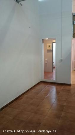 VENTA DE LOCAL COMERCIAL ZONA BARRIO BAJO - CADIZ