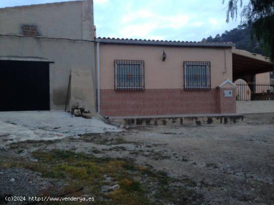 Casa con parcela de 2600m2 en Ricote - MURCIA