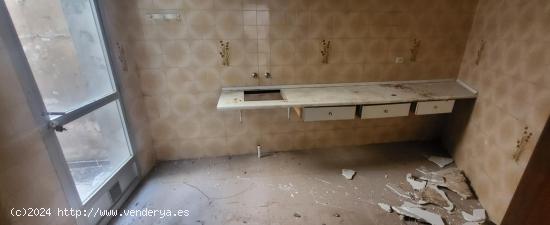 Se vende casa para reformar en Archena - MURCIA