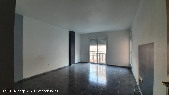 SE VENDE BONITO PISO EN ABARAN - MURCIA