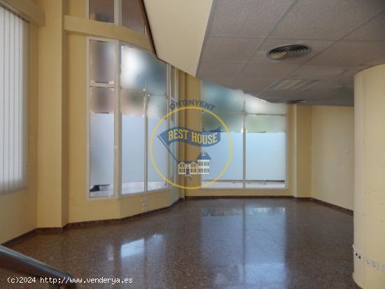 GRAN LOCAL COMERCIAL EN ZONA TRANSITADA EN ONTINYENT - VALENCIA