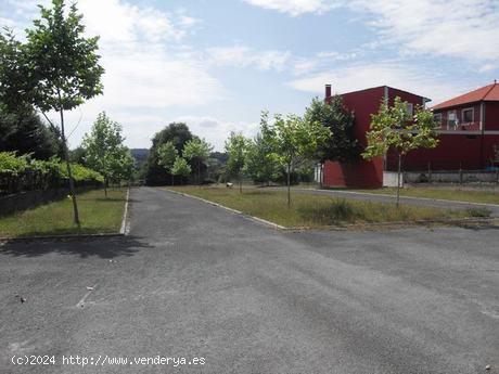 LOCAL EN PERFECTO ESTADO PRÓXIMO A  ARZÚA - A CORUÑA