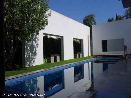 Villa de estilo moderno en Urbanización Sierrezuela, Mijas Costa - MALAGA