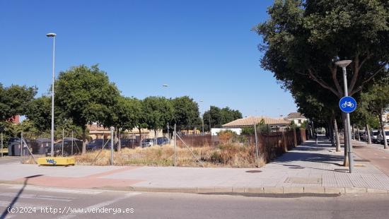 SE VENDE PARCELA URBANA 497 M2 DE ESQUINA ZONA HIPERCOR - CADIZ