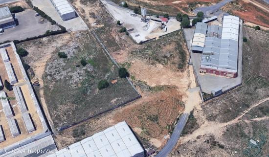 SUELO SIN EDIFICAR DESTINADO A LA INDUSTRIA EN POLIGONO PIEDRA HINCADA - SEVILLA