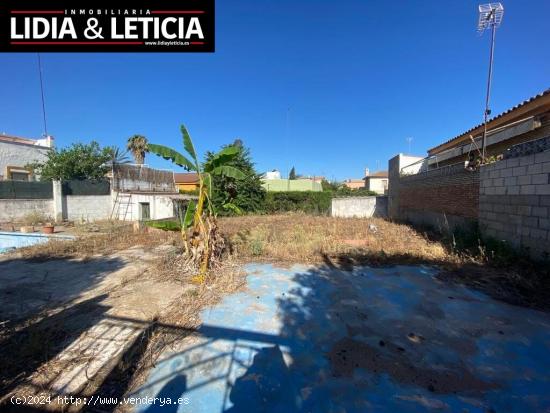 Terreno urbano con proyecto y licencia de obra en  zona Oromana - SEVILLA