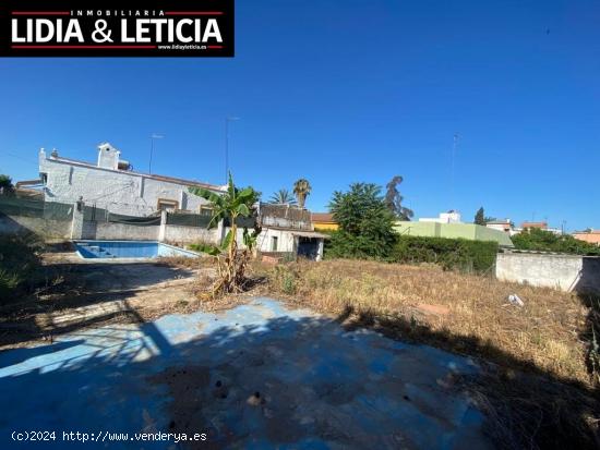 Terreno urbano con proyecto y licencia de obra en  zona Oromana - SEVILLA