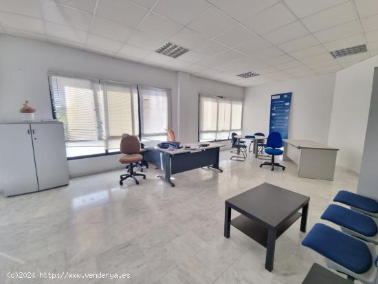 OFICINA EN VENTA (EDIFICIO DESTINADO A OFICINAS) - SEVILLA