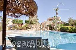 PRECIOSO CHALET EN PRESTIGIOSO RESIDENCIAL CON GARAJE, TERRAZA Y PARCELA - ALMERIA