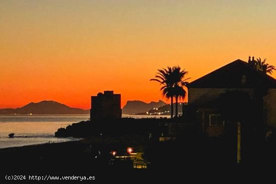 Descubre la experiencia de vivir frente al mar en ... - MALAGA