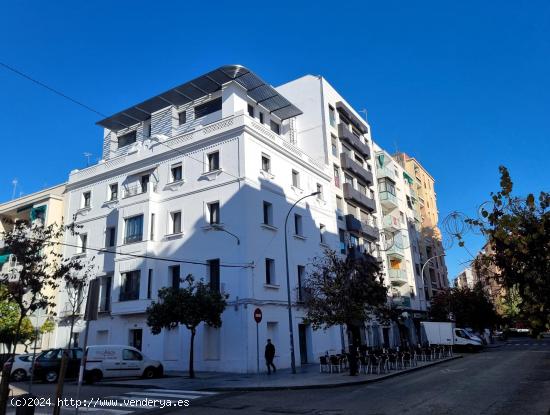 ¡Magnífico ático de 3 dormitorios con una terraza espectacular! - CORDOBA