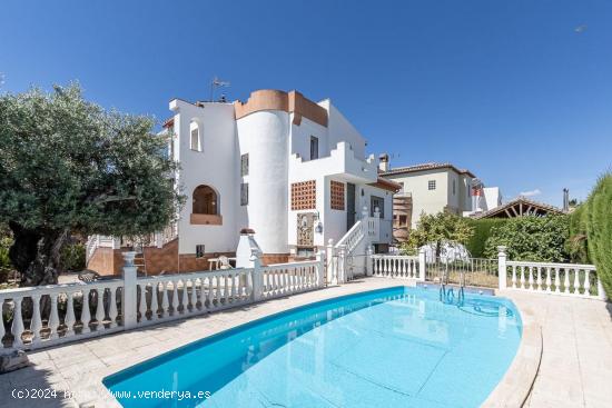 Espectacular Chalet Independiente en El Camelo con Piscina y Jardín Privado - GRANADA