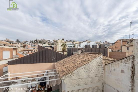 EN VENTA ATICO TRIPLEX  EN EL CORAZÓN DE GRANADA - GRANADA