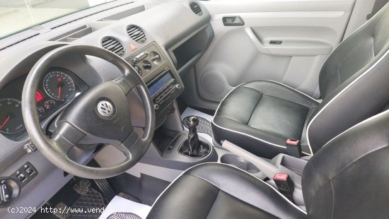 Volkswagen Caddy Maxi Furgon - Figueres