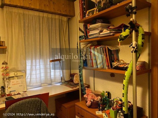 SE VENDE PISO CON GARAJE EN VILLACERRADA DE 3 DORMITORIOS Y 2 BAÑOS POR 275000€