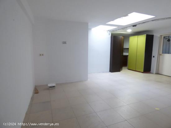 LOCAL COMERCIAL REFORMADO EN VENTA EN MANRESA (CRTA. SANTPEDOR) - BARCELONA