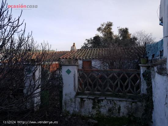 CASA PARA SOLAR O REFORMAR - CORDOBA