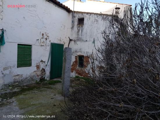 CASA PARA SOLAR O REFORMAR - CORDOBA