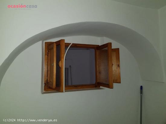 SE VENDE CASA PARA REFORMAR EN DOSTORRES - CORDOBA