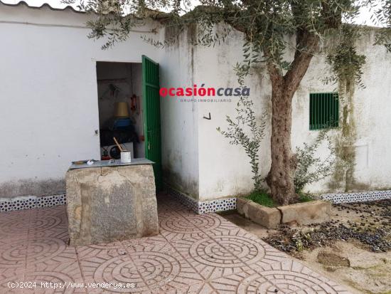 VENTA DE CASA CON COCHERA EN AÑORA - CORDOBA