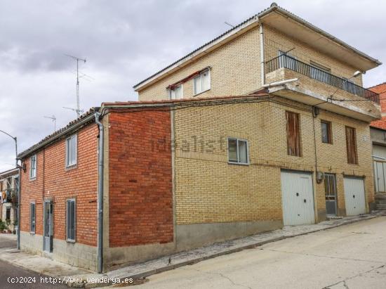 CASA DE PUEBLO TORRELOBATÓN - VALLADOLID