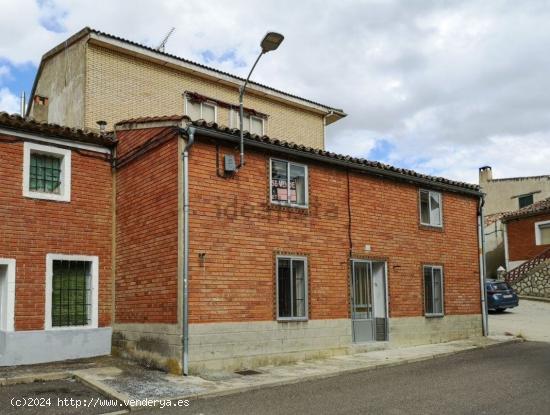 CASA DE PUEBLO TORRELOBATÓN - VALLADOLID