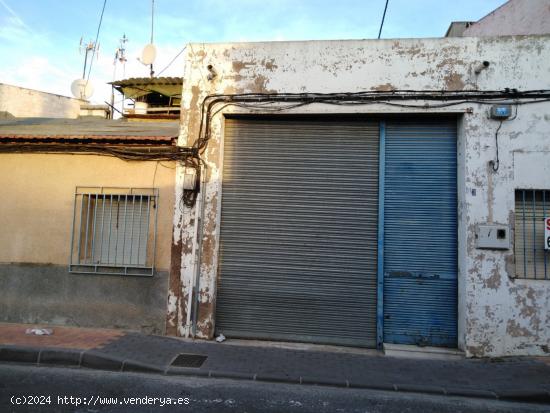 ¡Se vende Local comercial en Atalayas! ¡Cerca de la Ctra de Alicante! - MURCIA